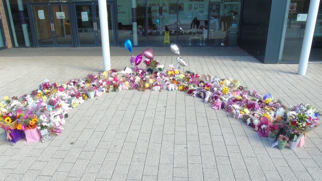 Julia blackham floral tributes